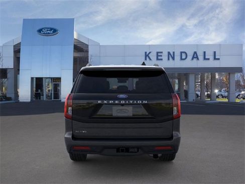 Used 2026 Ford Expedition Active image 5