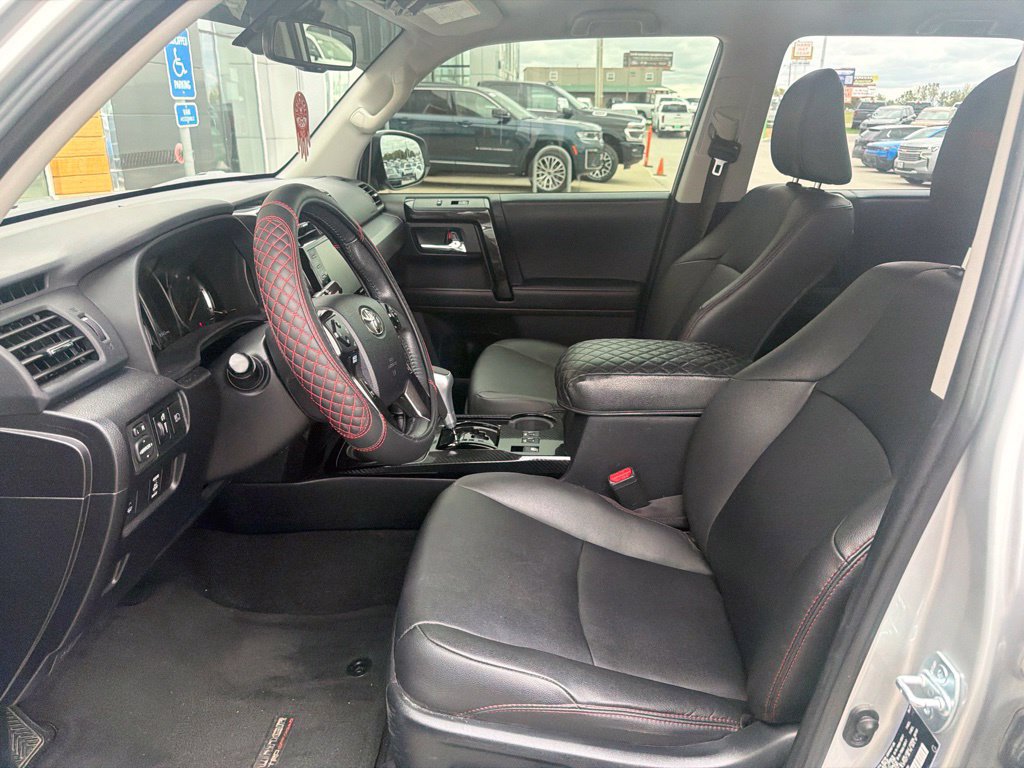 Used 2021 Toyota 4Runner TRD Off-Road Premium AWD/4WD image 2