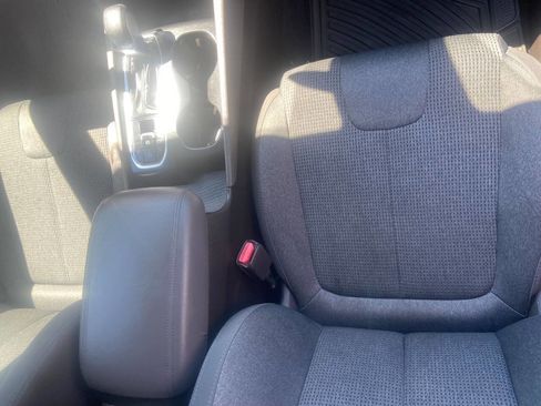 Used 2020 Hyundai Santa Fe SE image 11