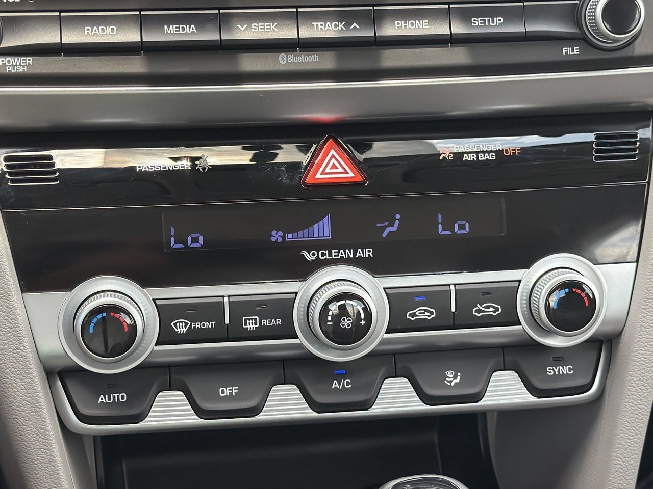 Used 2020 Hyundai Elantra SE FWD image 22