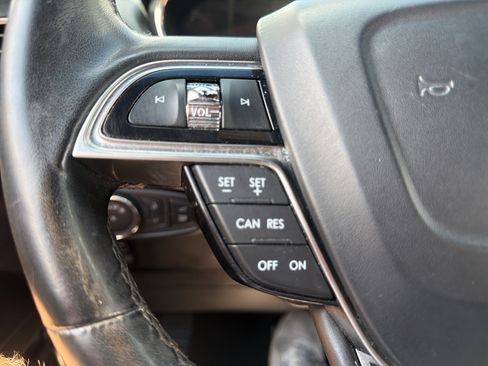 Used 2019 Lincoln Nautilus Reserve AWD/4WD image 18