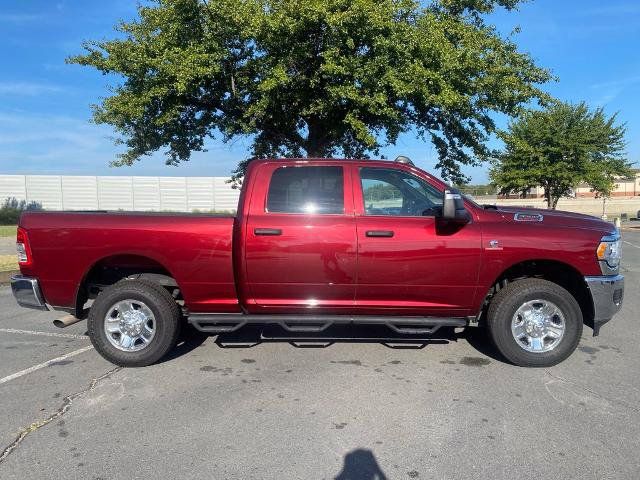 Used 2024 RAM 3500 Tradesman w/ Chrome Appearance Group AWD/4WD image 8