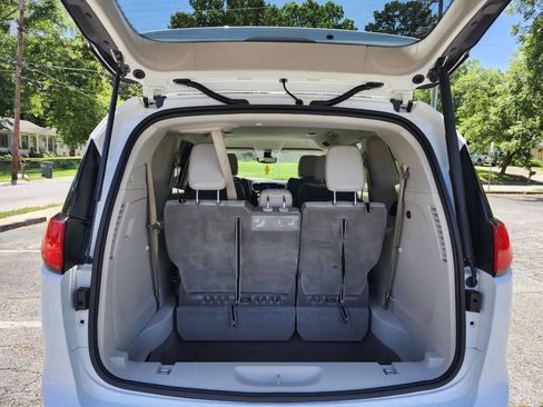 Used 2017 Chrysler Pacifica Touring-L FWD image 16