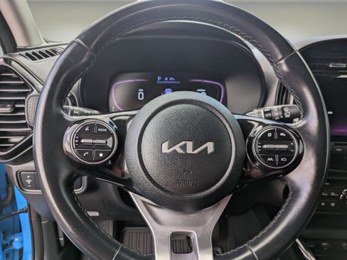 Used 2023 Kia Soul EX image 17