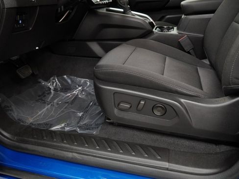 Used 2023 Chevrolet Colorado Trail Boss w/ Technology Package image 39