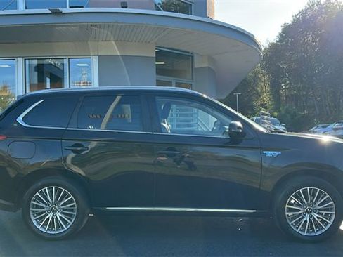 Used 2018 Mitsubishi Outlander SEL image 5