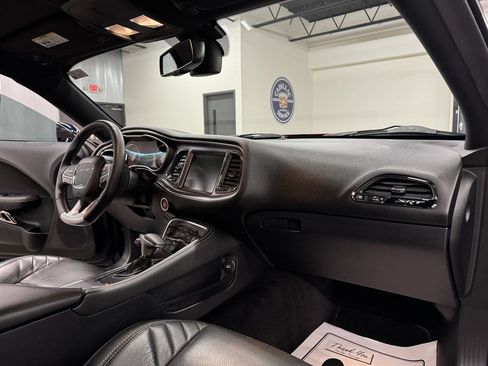 Used 2016 Dodge Challenger SRT Hellcat RWD image 34