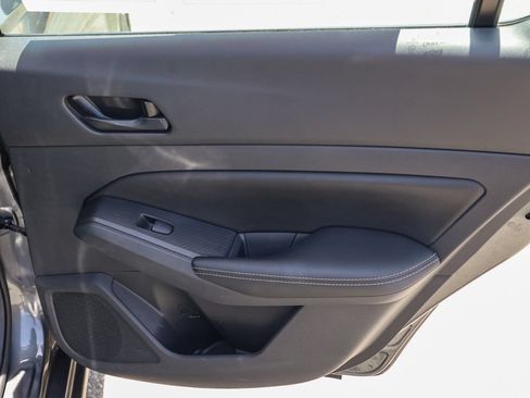 Used 2025 Nissan Altima 2.5 SV FWD image 18