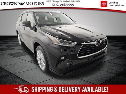 Used 2024 Toyota Highlander Limited AWD/4WD image 1