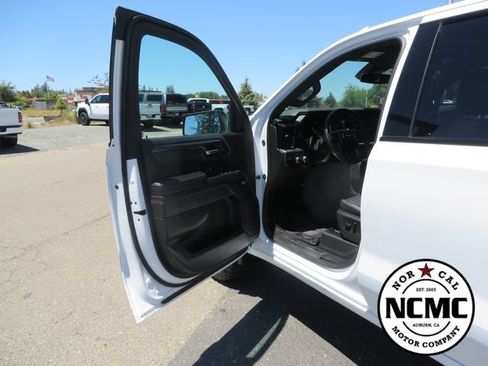 Used 2025 GMC Sierra 1500 AT4 AWD/4WD image 16