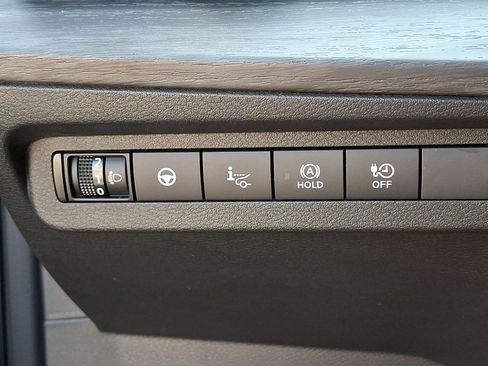 Certified 2023 Nissan Ariya FWD image 25