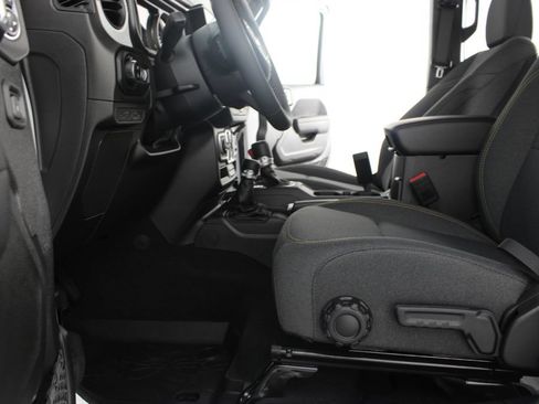 New 2026 Jeep Gladiator Sport AWD/4WD image 15