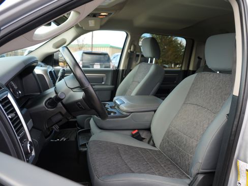 Used 2018 RAM 3500 Big Horn image 13