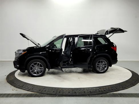 Used 2023 Honda Passport EX-L image 12