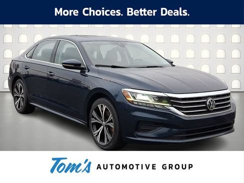 Used 2021 Volkswagen Passat 2.0T SE FWD image 1