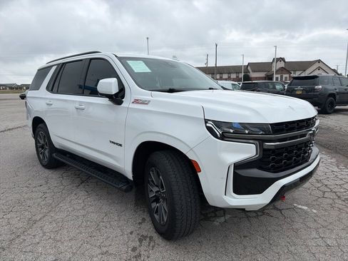 Used 2022 Chevrolet Tahoe Z71 w/ Luxury Package AWD/4WD image 3