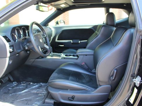 Used 2008 Dodge Challenger SRT8 image 8