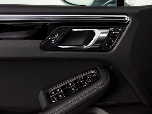 New 2026 Porsche Macan image 14