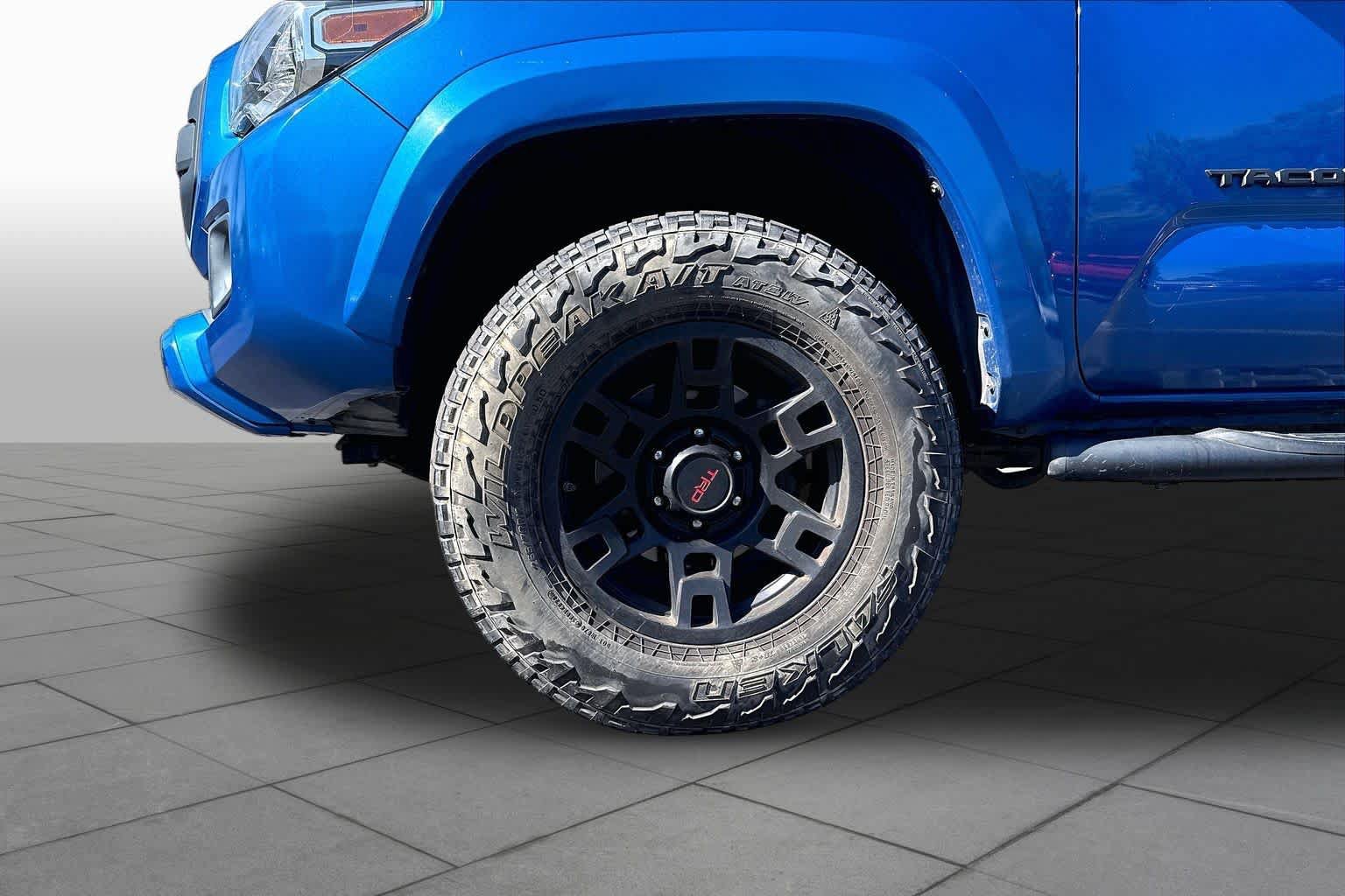 Used 2018 Toyota Tacoma TRD Sport w/ Technology Package RWD image 10