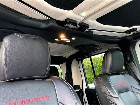Used 2020 Jeep Gladiator Sport w/ Quick Order Package 23S AWD/4WD image 28