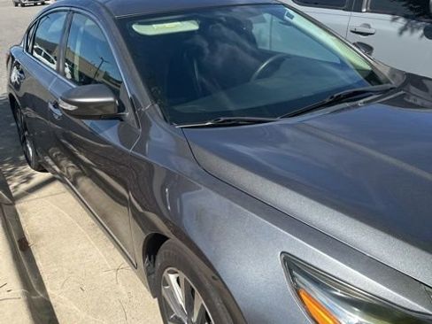 Used 2017 Nissan Altima 2.5 SL w/ Moonroof Package image 4