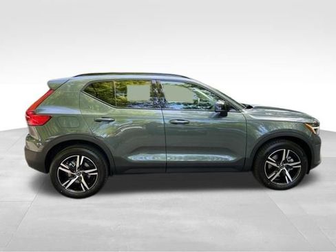 New 2026 Volvo XC40 B5 Core w/ Climate Package AWD/4WD image 8