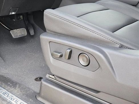 New 2026 Chevrolet Suburban Z71 image 4