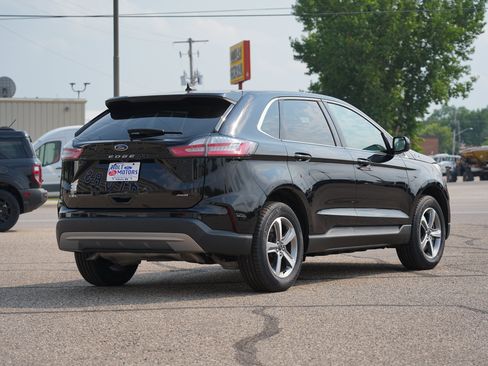 Used 2024 Ford Edge SEL w/ Convenience Package AWD/4WD image 3