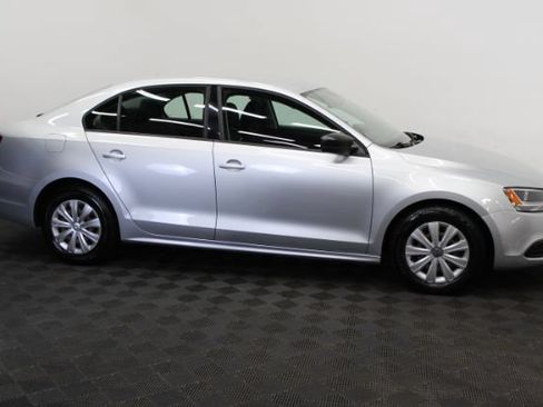 Used 2012 Volkswagen Jetta S FWD image 4