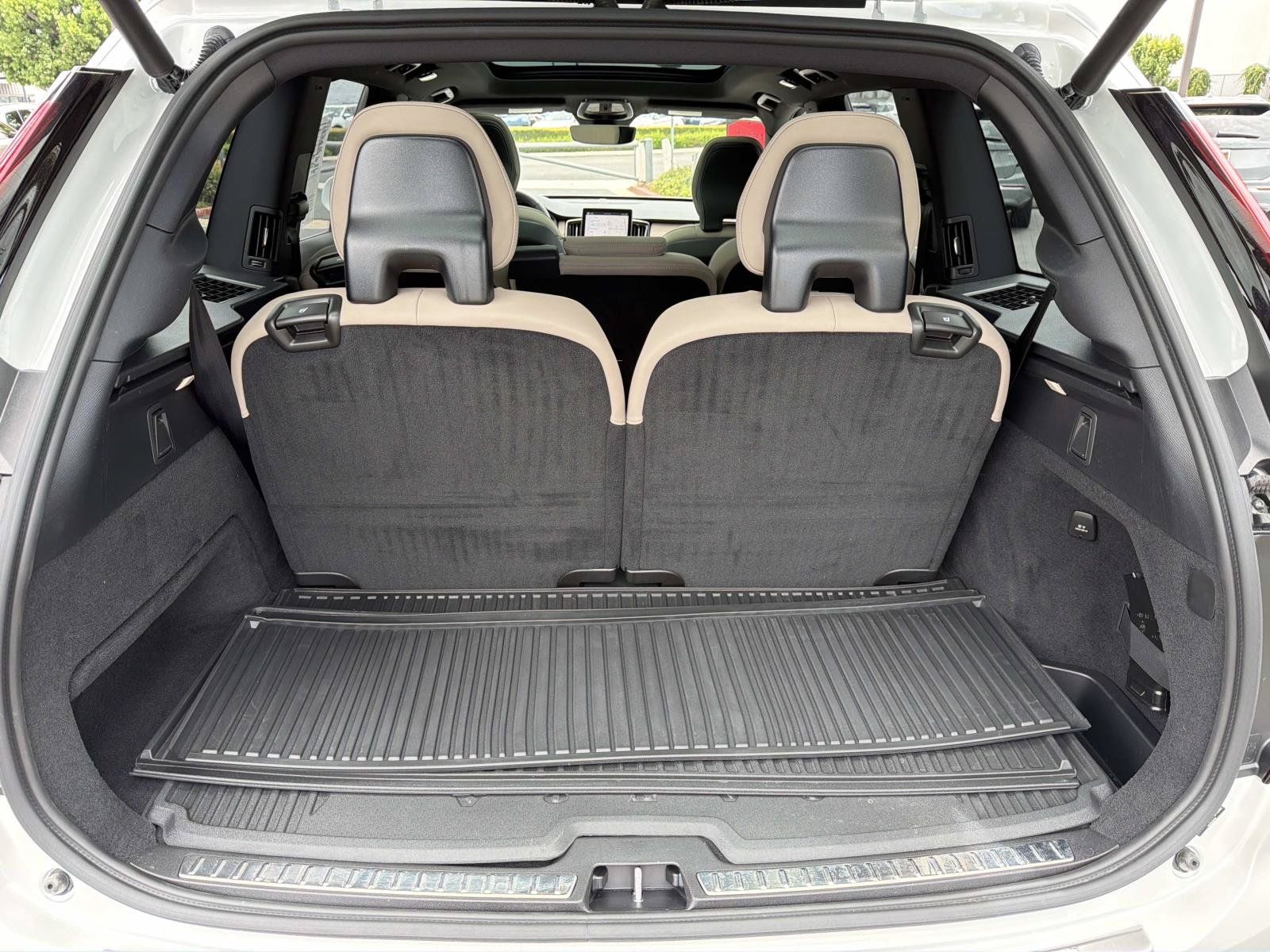Used 2026 Volvo XC90 B6 Plus w/ Protection Package Premier AWD/4WD image 24