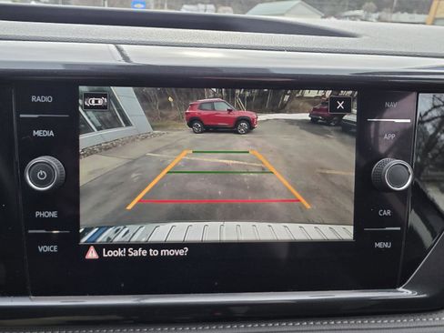 Used 2022 Volkswagen Taos SEL image 17