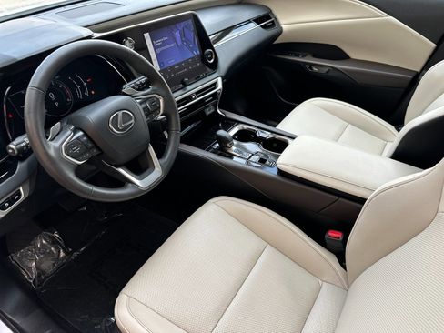 Used 2024 Lexus RX 350 FWD w/ Technology Package image 10