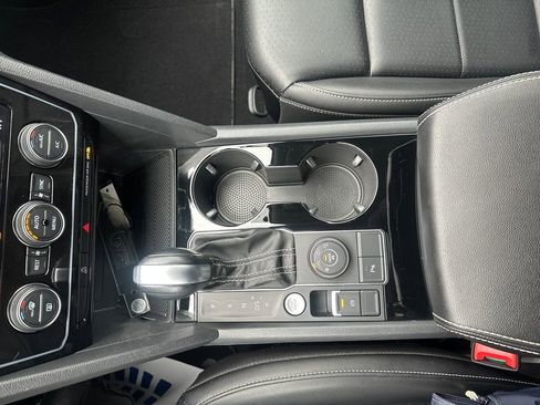 Used 2023 Volkswagen Atlas SE image 12