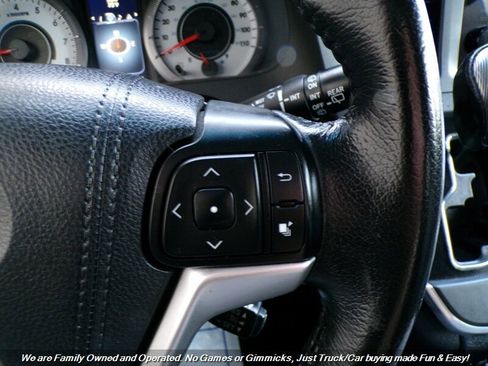 Used 2015 Toyota Sienna SE image 49