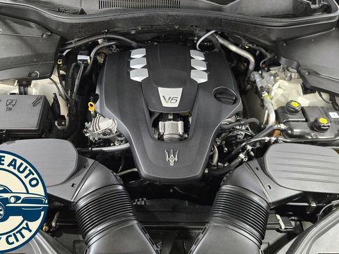 Used 2019 Maserati Levante Base image 39