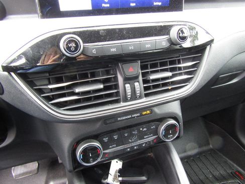 Used 2022 Ford Escape SEL AWD/4WD image 16