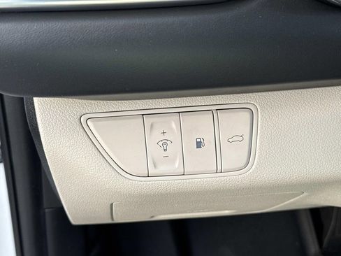 Used 2022 Genesis G70 3.3T image 20