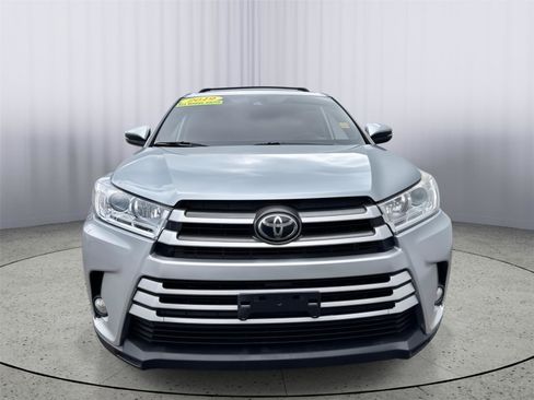 Used 2019 Toyota Highlander Plus w/ Carpet Mat Package (TMS) AWD/4WD image 39