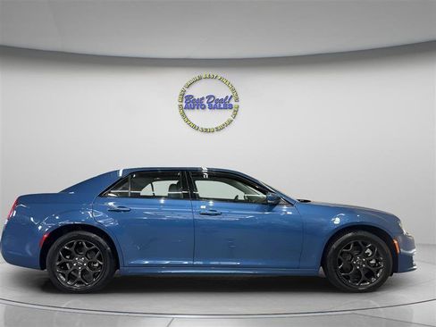 Used 2022 Chrysler 300 Touring L AWD/4WD image 6