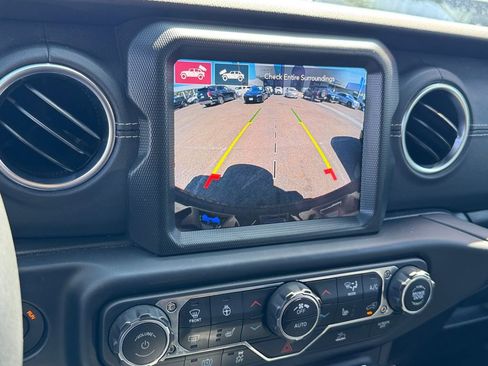 Used 2023 Jeep Wrangler Unlimited Sahara w/ Cold Weather Group image 13