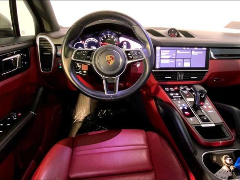 Used 2021 Porsche Cayenne AWD/4WD image 13