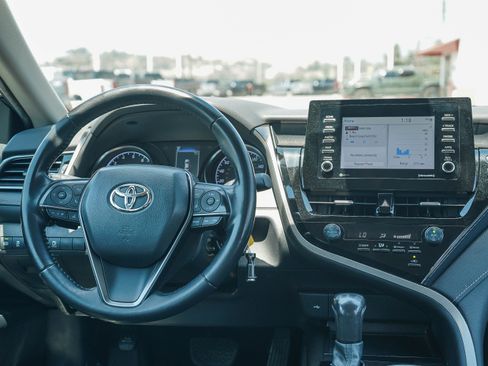 Used 2021 Toyota Camry SE w/ Carpet Mat Package (TMS) FWD image 14