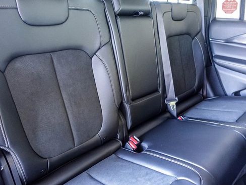 New 2025 Jeep Grand Cherokee Altitude image 27