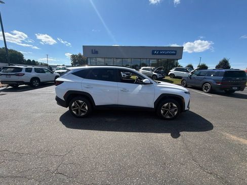 Used 2026 Hyundai Tucson SEL Plus AWD/4WD image 2