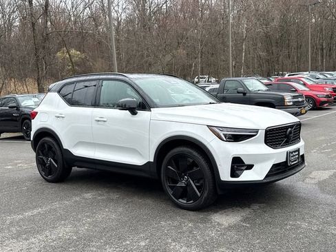 New 2026 Volvo XC40 B5 Ultra w/ Protection Package Premier AWD/4WD image 2
