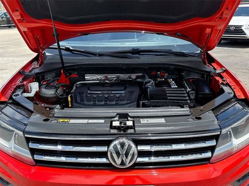 Used 2018 Volkswagen Tiguan SE w/ Panoramic Sunroof Package AWD/4WD image 30