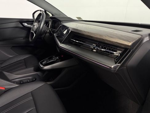 Used 2023 Audi Q4 e-tron Premium Plus w/ Premium Plus image 33