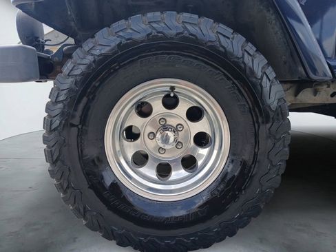 Used 2006 Jeep Wrangler Unlimited AWD/4WD image 14
