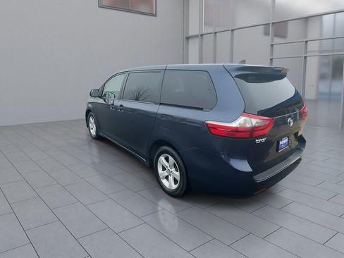 Used 2020 Toyota Sienna L image 6