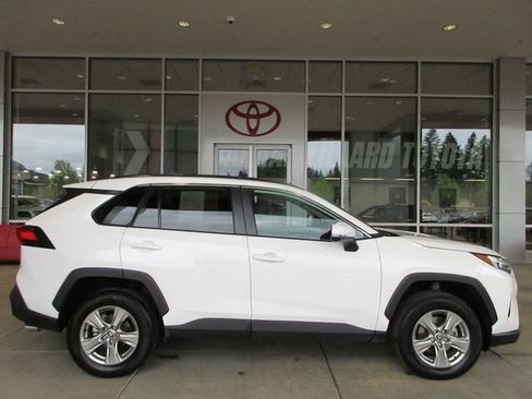 Certified 2023 Toyota RAV4 XLE w/ Convenience Package AWD/4WD image 4